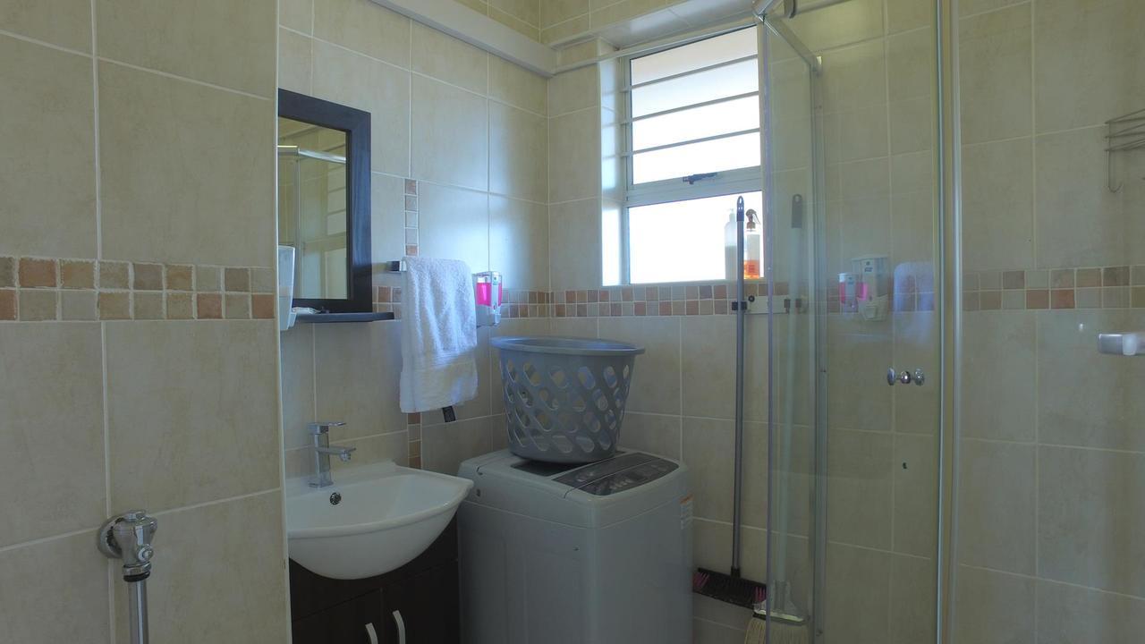 South Coast Beachfront Holiday Apartments Amanzimtoti Exterior photo